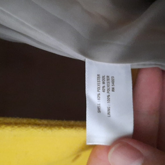 Women fashion yellow pearl coat - Picture 4 of 6